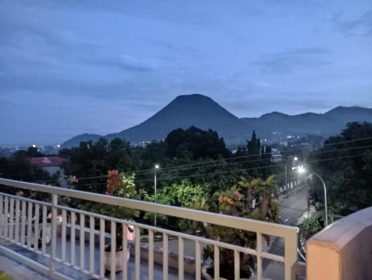 Berlian Hotel 英德 外观 照片
